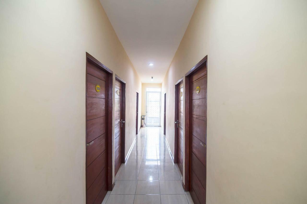 Sentosa Guest House Pontianak Extérieur photo